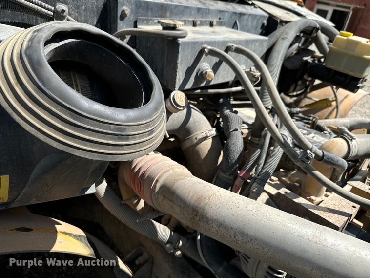 image for item DX0903 2009 Bluebird Vision school bus