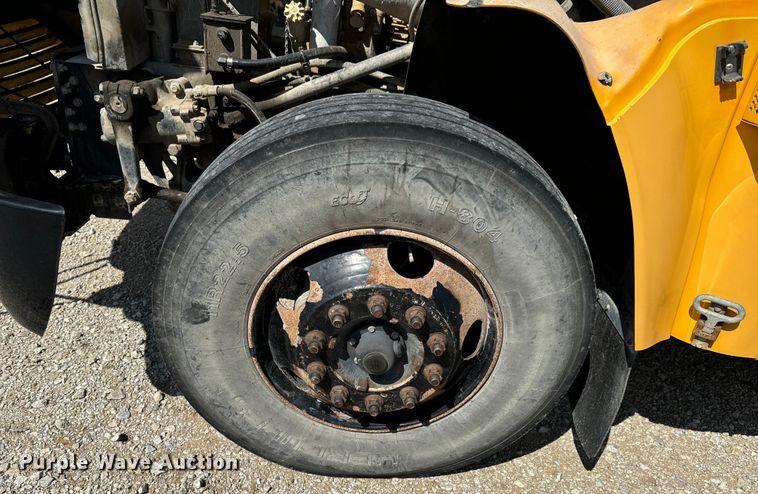 image for item DX0903 2009 Bluebird Vision school bus