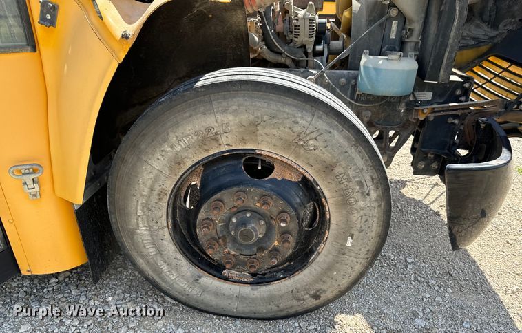 image for item DX0903 2009 Bluebird Vision school bus