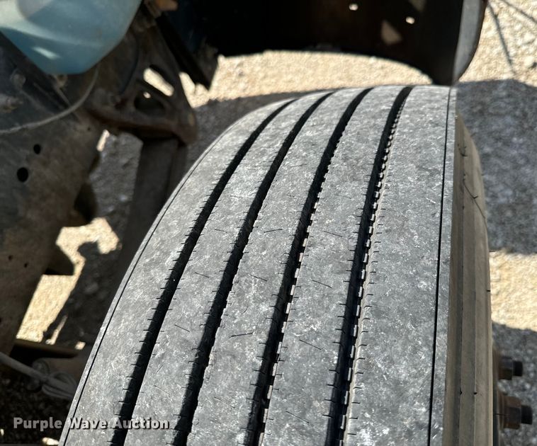 image for item DX0903 2009 Bluebird Vision school bus