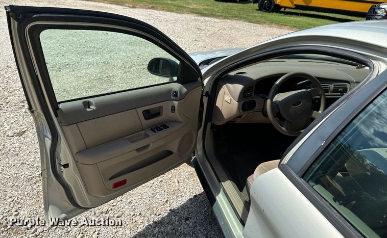 image for item DX0905 2006 Ford Taurus 