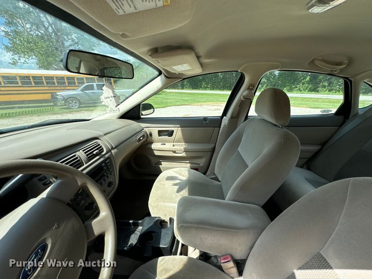 image for item DX0905 2006 Ford Taurus 