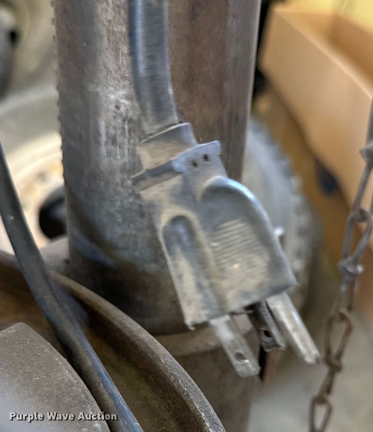 image for item DX0911 1984 United 610 drill press