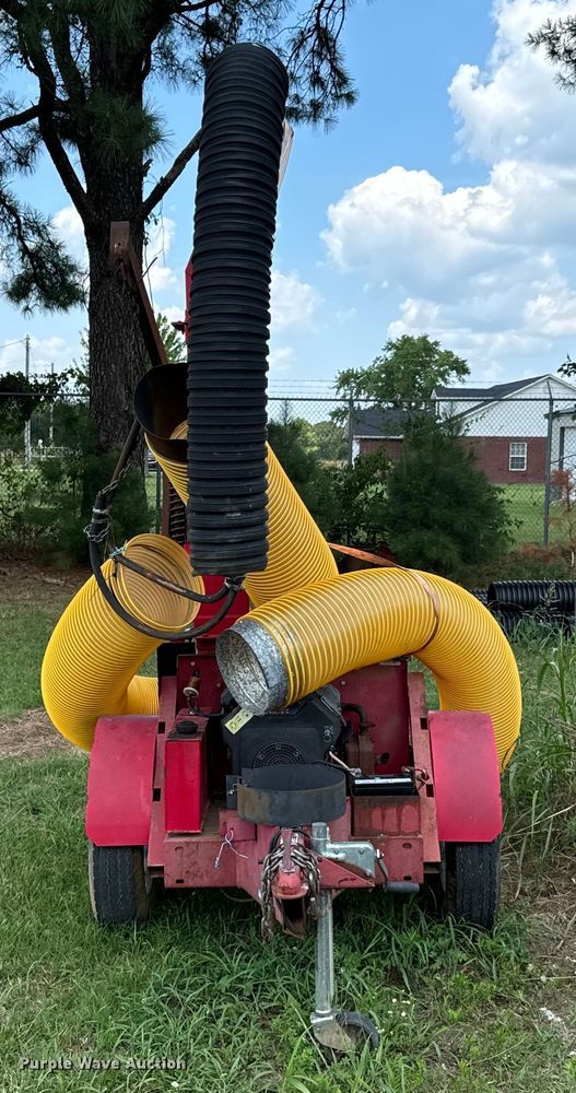 image for item DX0914 Giant Vac leaf vacuum