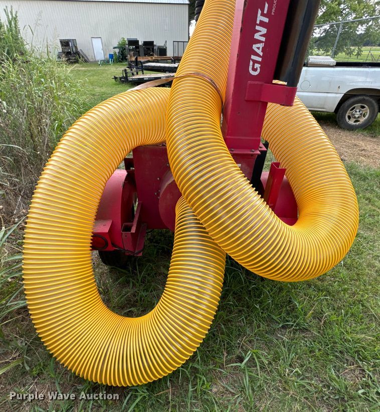 image for item DX0914 Giant Vac leaf vacuum