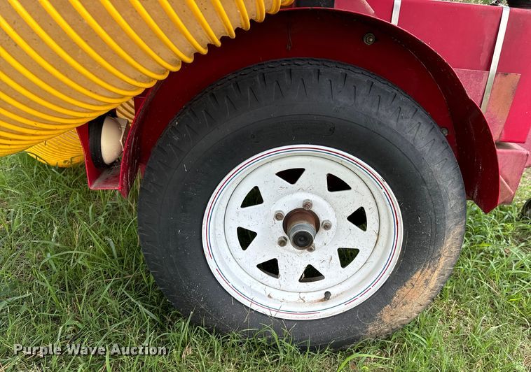 image for item DX0914 Giant Vac leaf vacuum