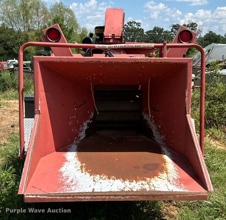 image for item DX0915 2008 Morbark Blizzard wood chipper