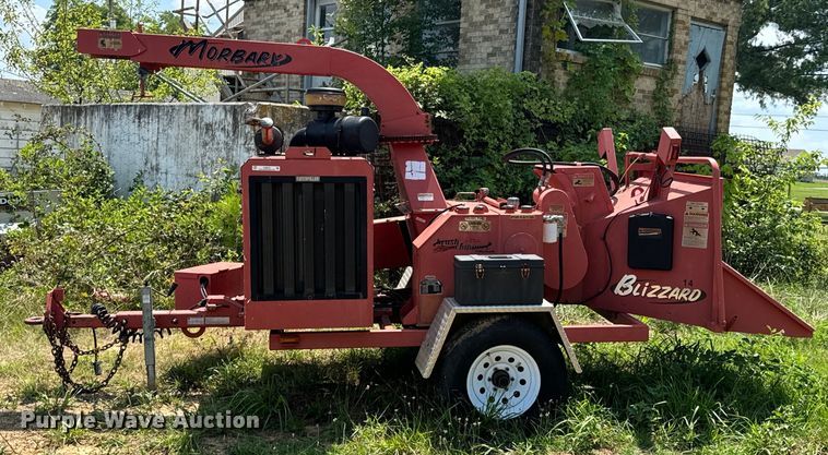 image for item DX0915 2008 Morbark Blizzard wood chipper