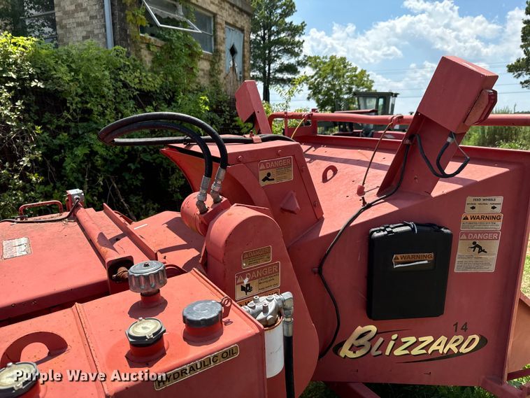 image for item DX0915 2008 Morbark Blizzard wood chipper