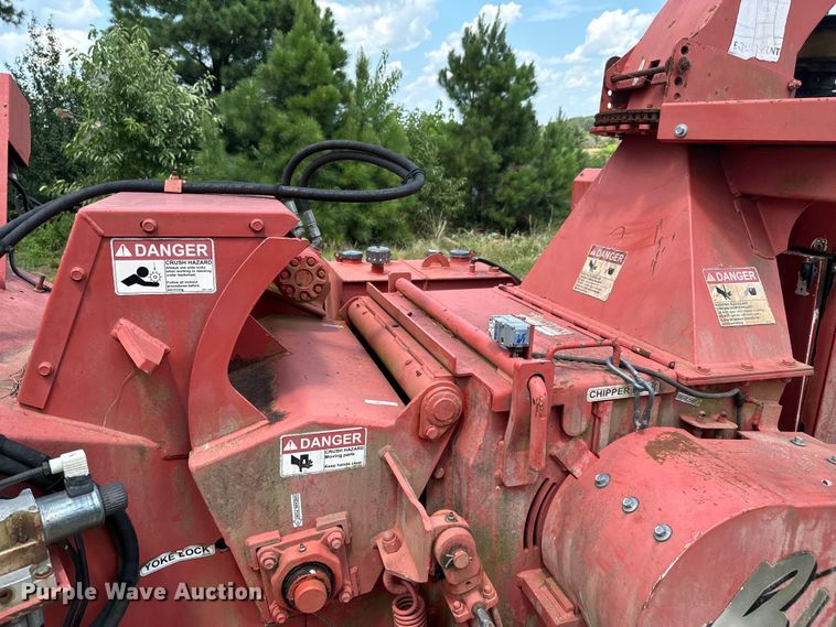 image for item DX0915 2008 Morbark Blizzard wood chipper