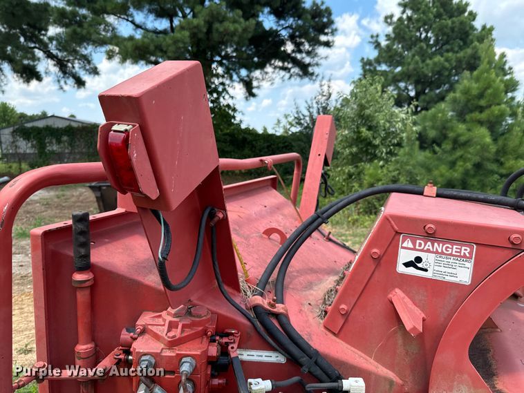 image for item DX0915 2008 Morbark Blizzard wood chipper