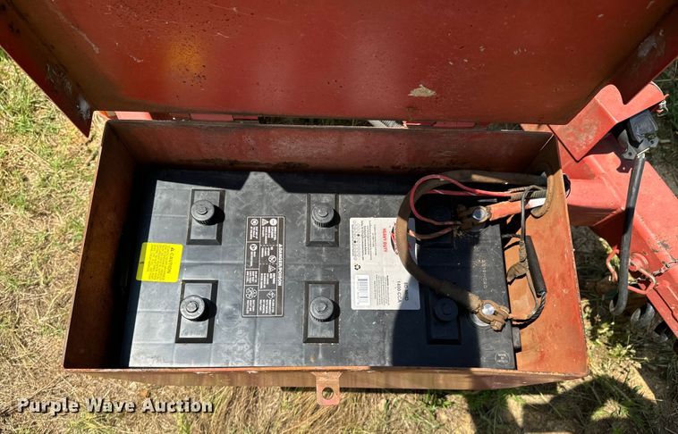 image for item DX0915 2008 Morbark Blizzard wood chipper