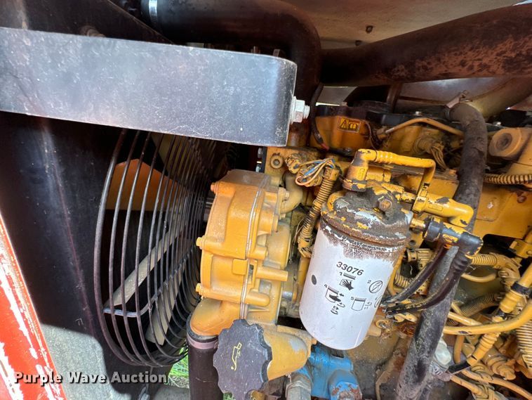 image for item DX0915 2008 Morbark Blizzard wood chipper