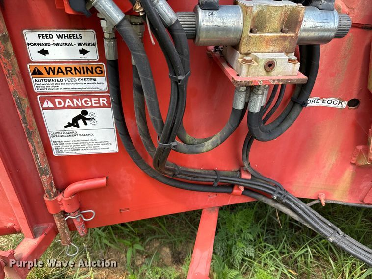 image for item DX0915 2008 Morbark Blizzard wood chipper