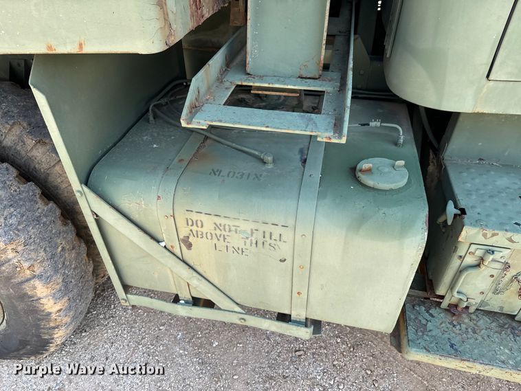 image for item DX0919 1983 AM General M817 dump truck