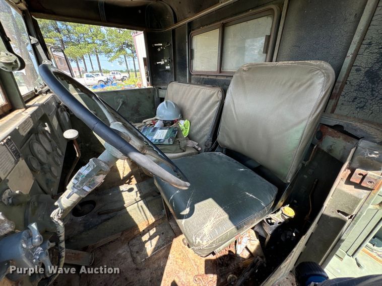 image for item DX0919 1983 AM General M817 dump truck