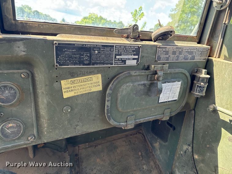 image for item DX0919 1983 AM General M817 dump truck