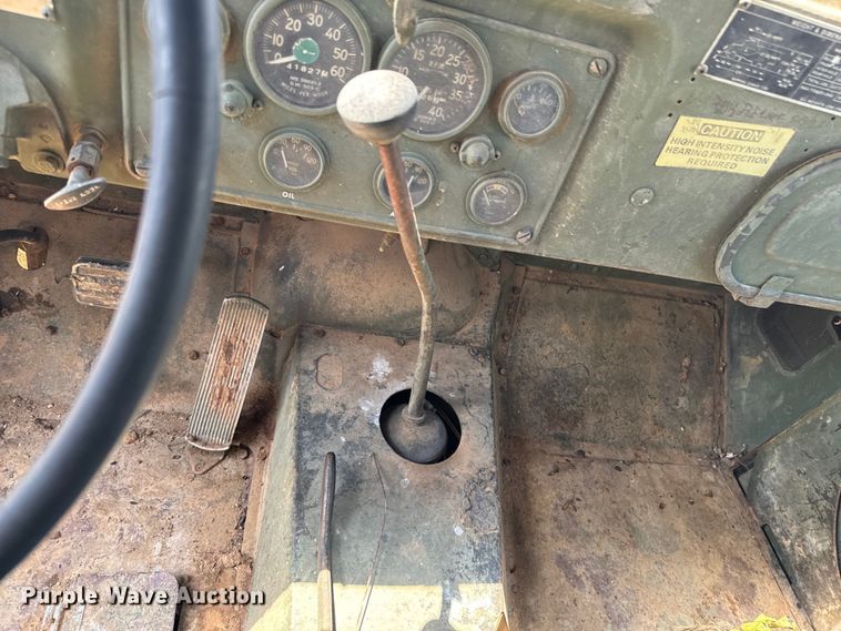 image for item DX0919 1983 AM General M817 dump truck