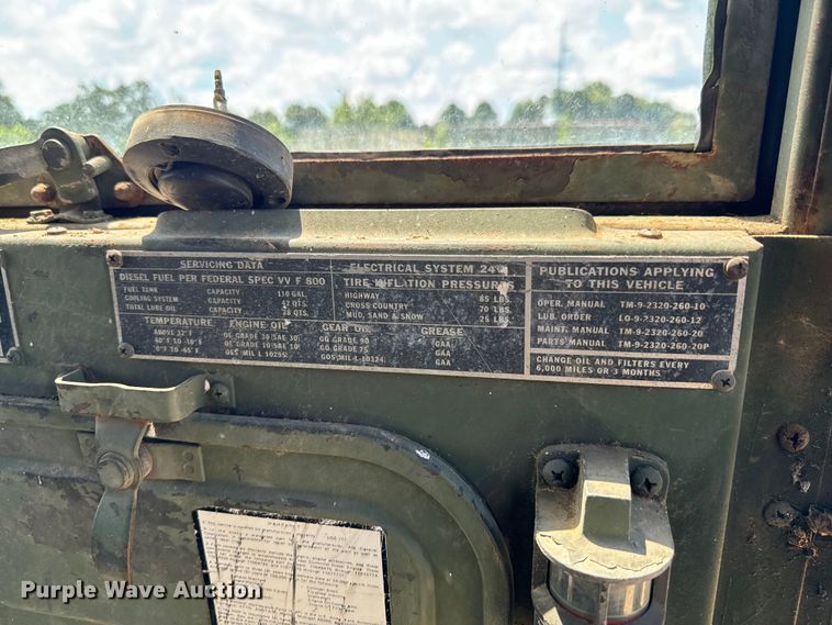 image for item DX0919 1983 AM General M817 dump truck