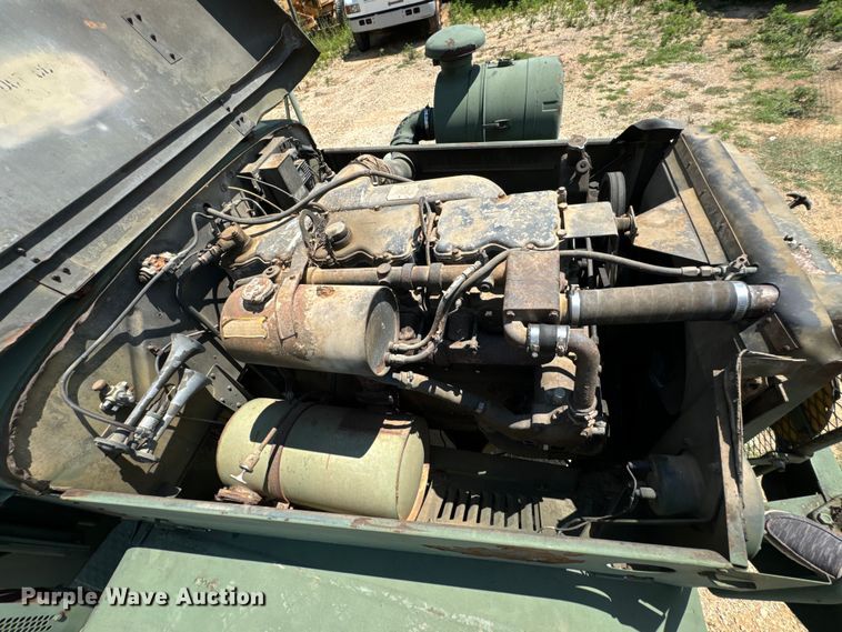 image for item DX0919 1983 AM General M817 dump truck