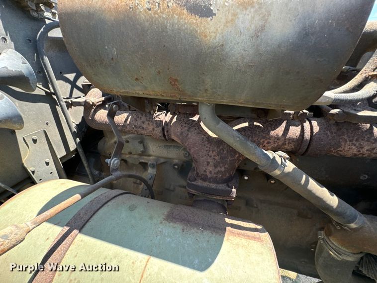 image for item DX0919 1983 AM General M817 dump truck