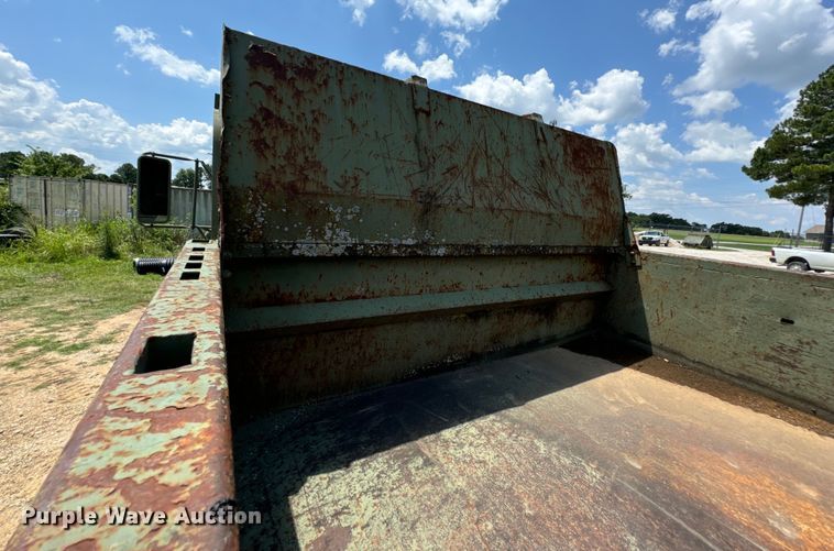 image for item DX0920 1994 AM General M817 dump truck