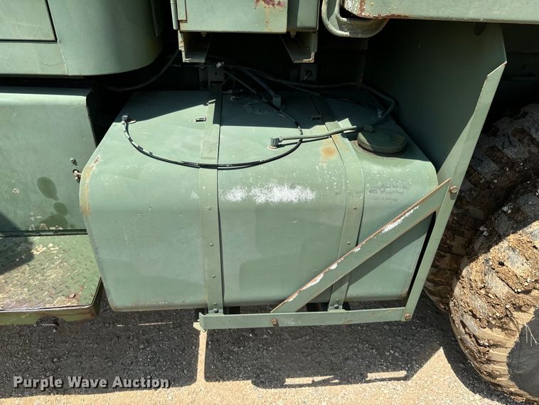 image for item DX0920 1994 AM General M817 dump truck