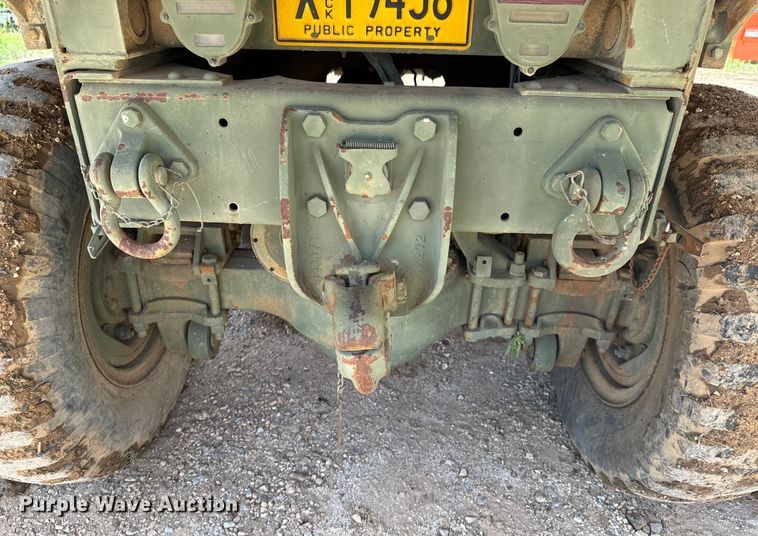 image for item DX0920 1994 AM General M817 dump truck