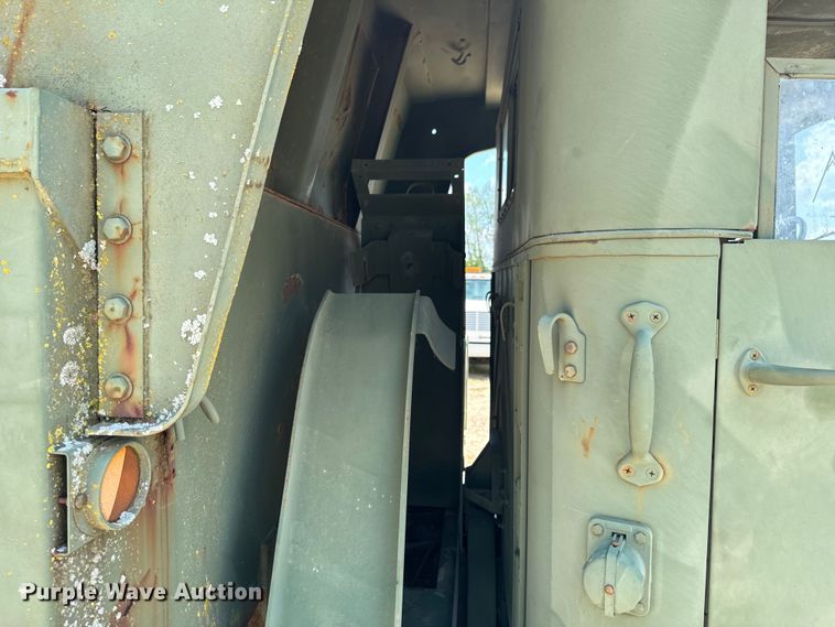 image for item DX0920 1994 AM General M817 dump truck