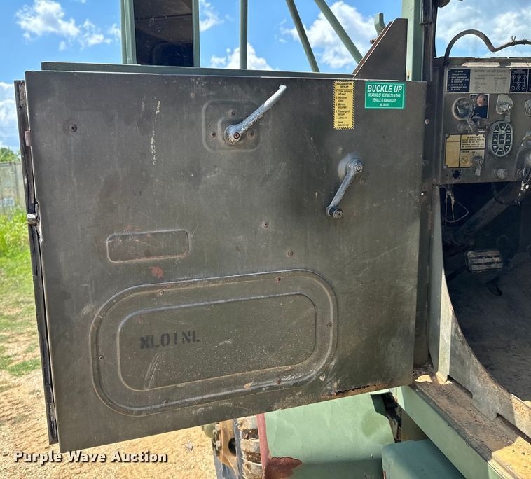 image for item DX0920 1994 AM General M817 dump truck