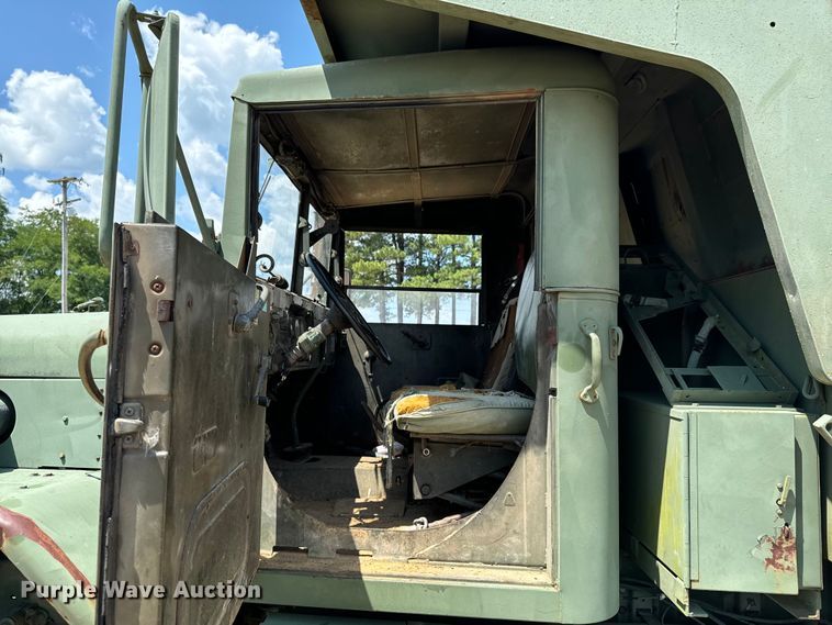 image for item DX0920 1994 AM General M817 dump truck