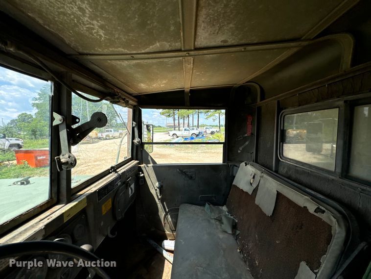 image for item DX0920 1994 AM General M817 dump truck