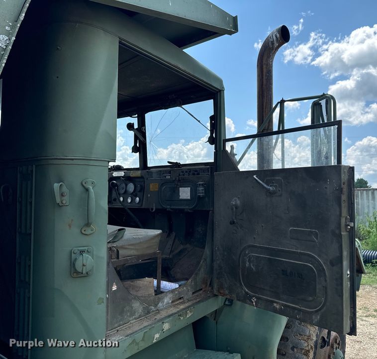image for item DX0920 1994 AM General M817 dump truck