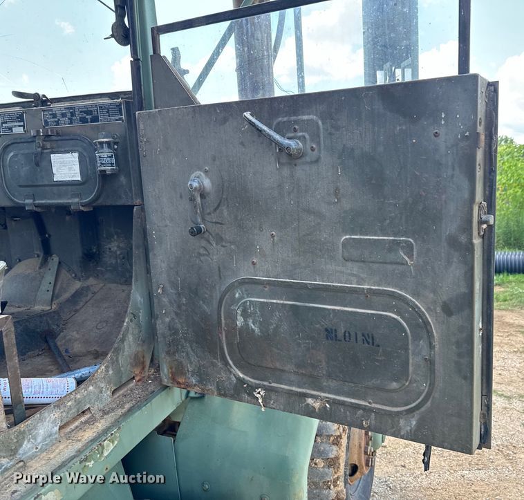 image for item DX0920 1994 AM General M817 dump truck