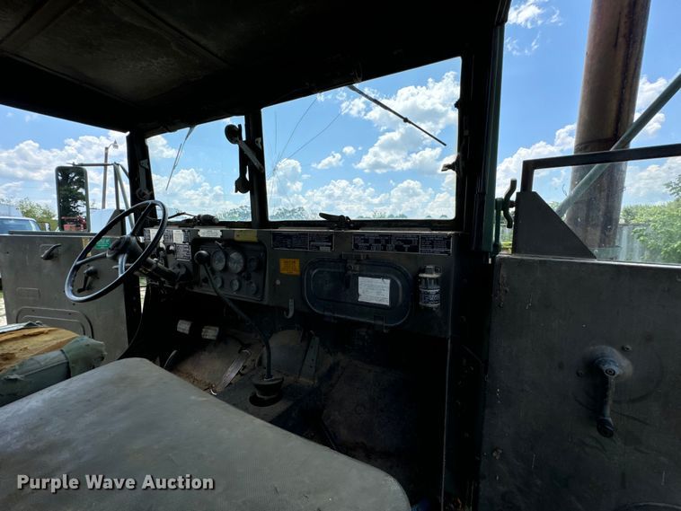 image for item DX0920 1994 AM General M817 dump truck