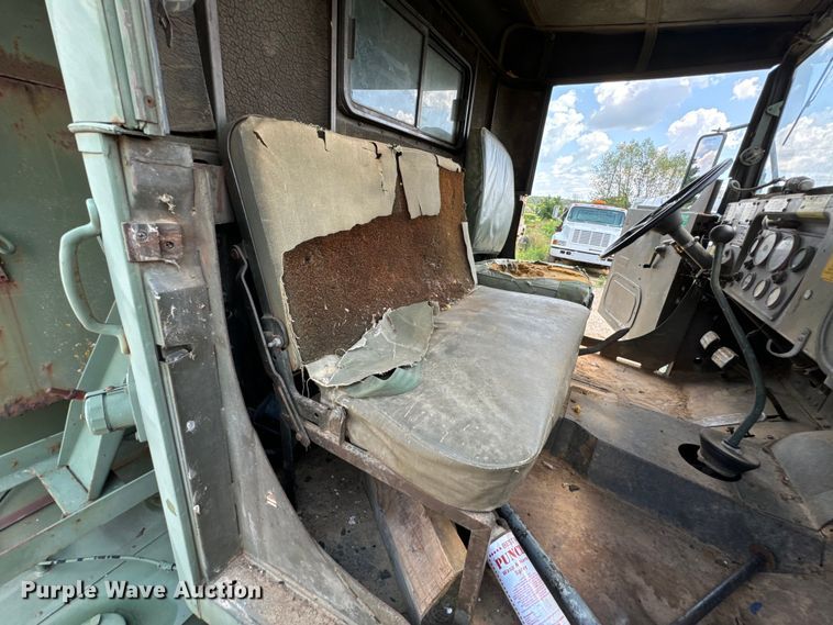 image for item DX0920 1994 AM General M817 dump truck