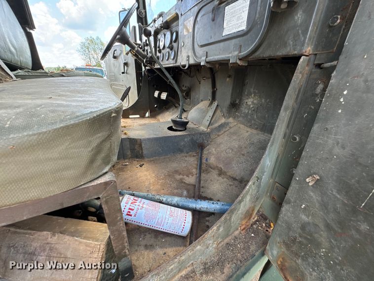 image for item DX0920 1994 AM General M817 dump truck