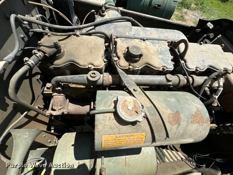 image for item DX0920 1994 AM General M817 dump truck