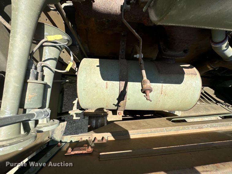 image for item DX0920 1994 AM General M817 dump truck