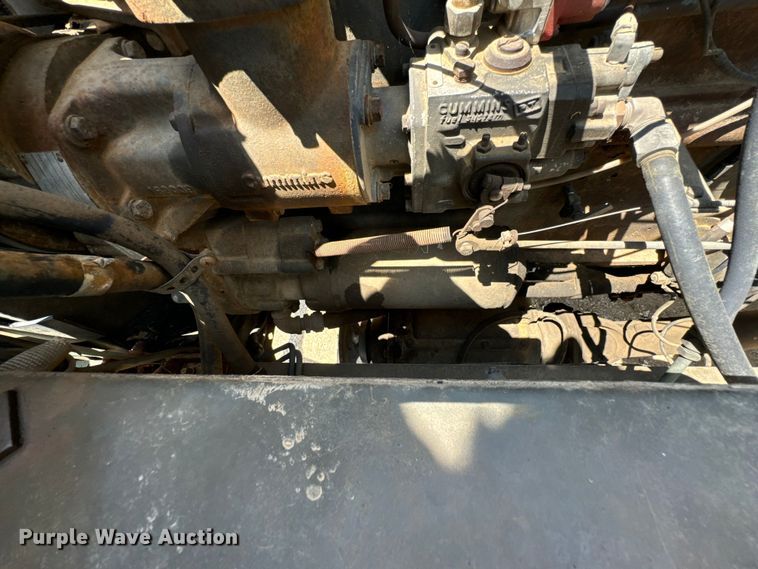 image for item DX0920 1994 AM General M817 dump truck