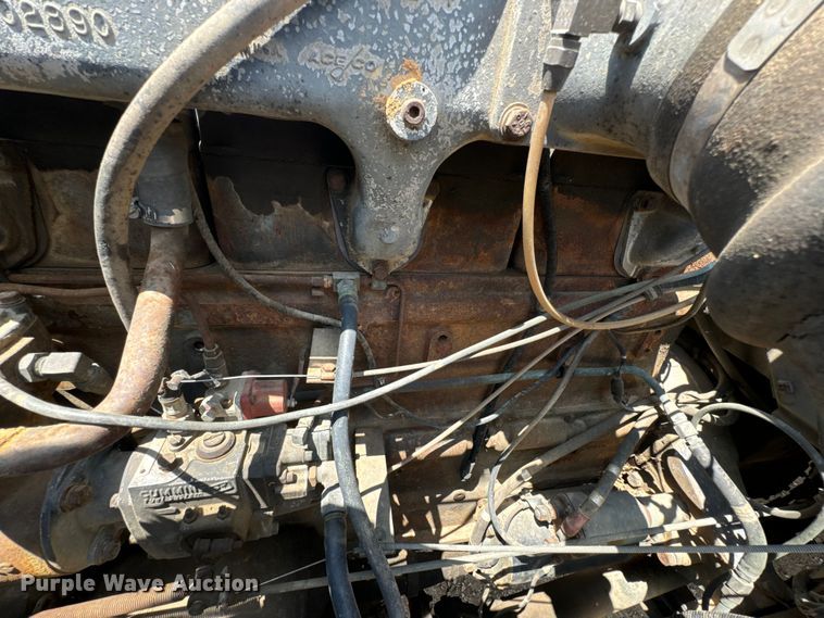 image for item DX0920 1994 AM General M817 dump truck