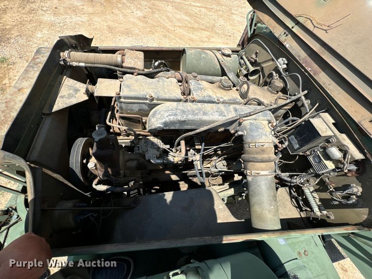 image for item DX0920 1994 AM General M817 dump truck