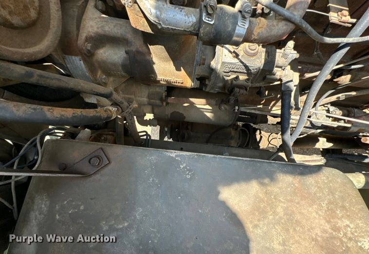 image for item DX0920 1994 AM General M817 dump truck