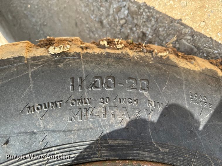 image for item DX0920 1994 AM General M817 dump truck