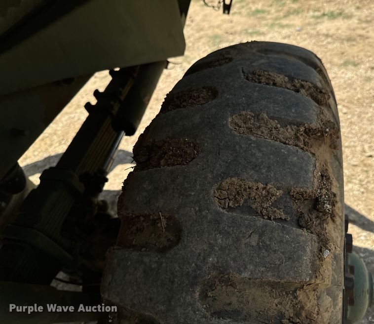 image for item DX0920 1994 AM General M817 dump truck