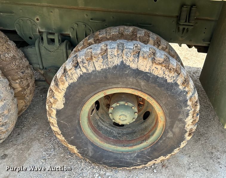 image for item DX0920 1994 AM General M817 dump truck