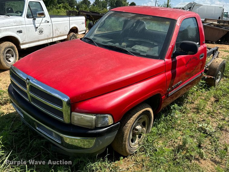 image for item DX0921 1998 Dodge Ram 1500 pickup truck cab and chassis
