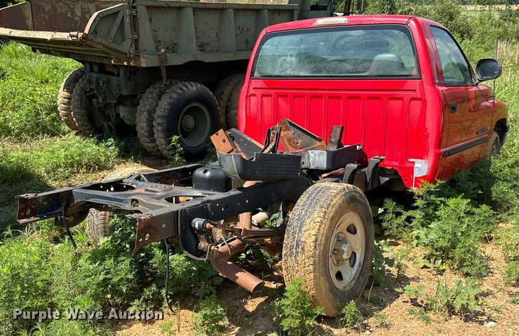 image for item DX0921 1998 Dodge Ram 1500 pickup truck cab and chassis