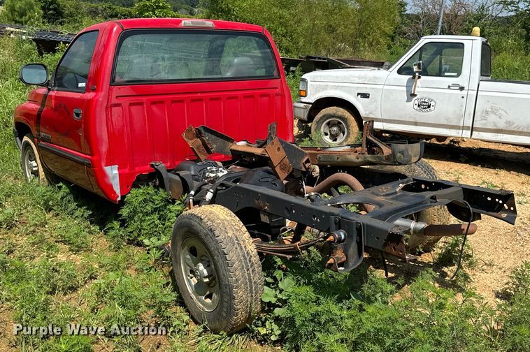 image for item DX0921 1998 Dodge Ram 1500 pickup truck cab and chassis