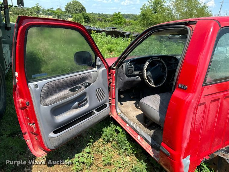 image for item DX0921 1998 Dodge Ram 1500 pickup truck cab and chassis